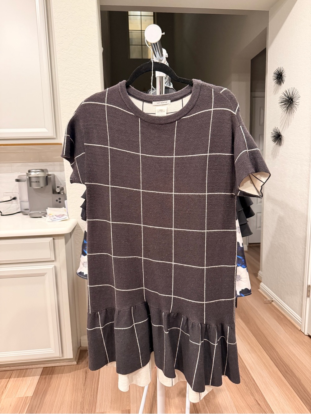 Zara Black Knit Short-Sleeve Windowpane Ruffle Hem Top